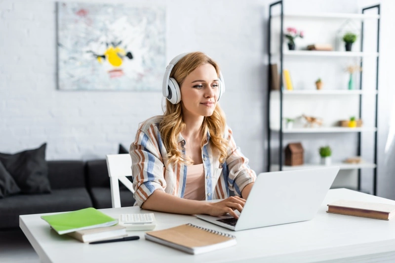A customisable learning management system lets you build tailored learning paths based on roles, teams, skills, or even performance milestones, helping learners stay on track and aligned with business goals.