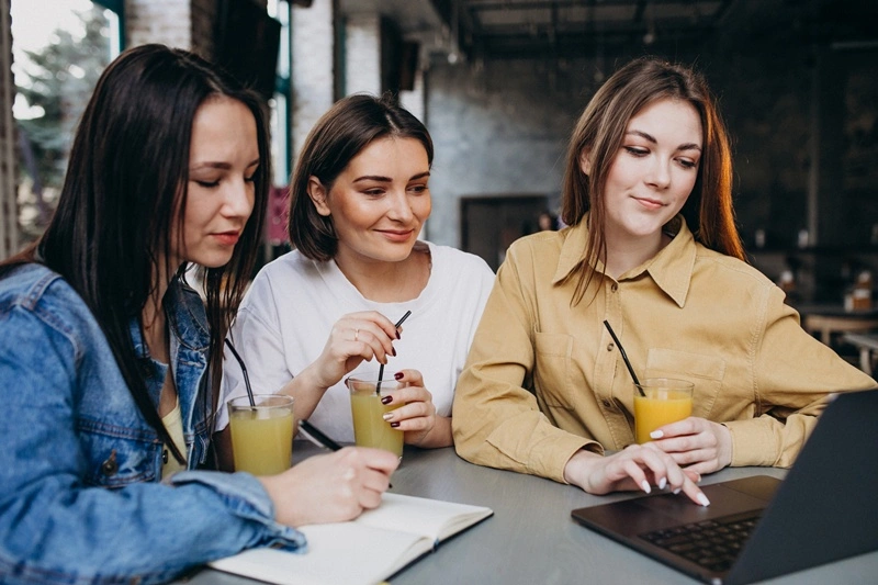 With Moodle reporting, you can follow how students are progressing through your courses. You will know who is on track and who might need a push to move forward. It also helps you understand which parts of the course take more time or cause delays. This makes it easier to support learners and plan better lessons.